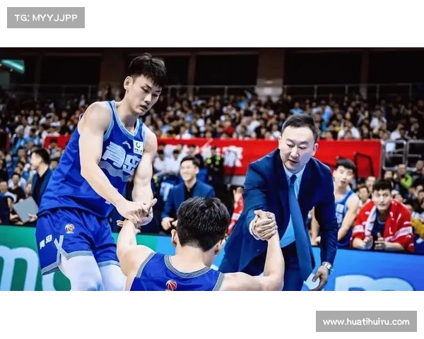 刘维伟与青岛男篮续约再度携手 力争未来三年再创佳绩 刘维伟与青岛男篮续约再度携手 力争未来三年再创佳绩